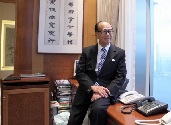 首富李嘉誠的辦公室不奢華，但＊＊經(jīng)典