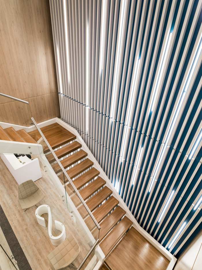 上海辦公室樓梯裝修材料如何選擇？