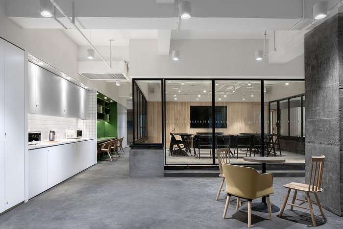 辦公室裝修施工應(yīng)注意安全，安全第一