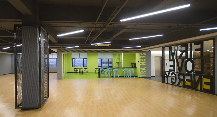 辦公室設(shè)計(jì)時(shí)巧妙應(yīng)用色彩搭配，讓辦公室更個(gè)性！